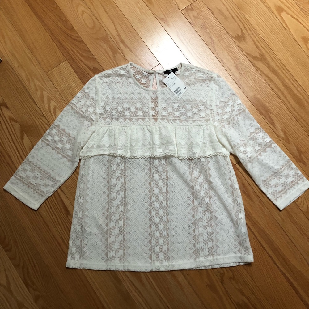 NWT H&M “Lace” 3/4 Sleeve Top (Size M)